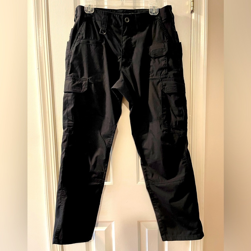 Men’s 5.11 Black Utility Pants Size 32 x 30 Great Condition Polyester & Cotton